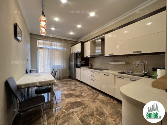 Satılır 5 otaqlı 285 m² yeni tikili 28 May m — Mənzil (10)