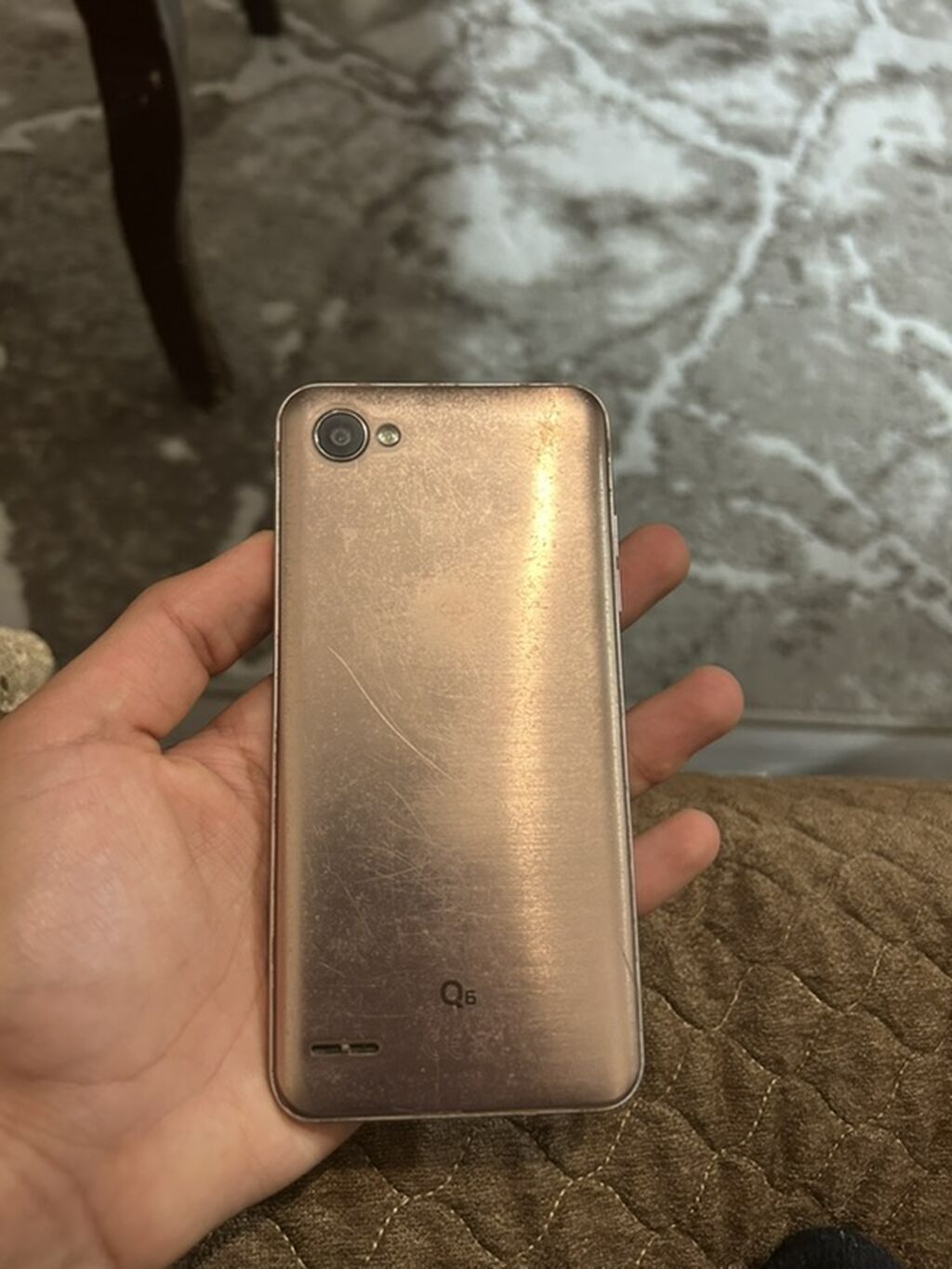 LG Q6, rəng - Qızılı — LG, Bakı (2)