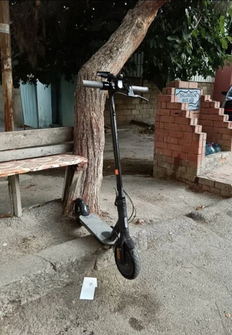 İşlənmiş Elektrik samokat 8", 250 Vt, 16 - 25 km/s — Bakı
