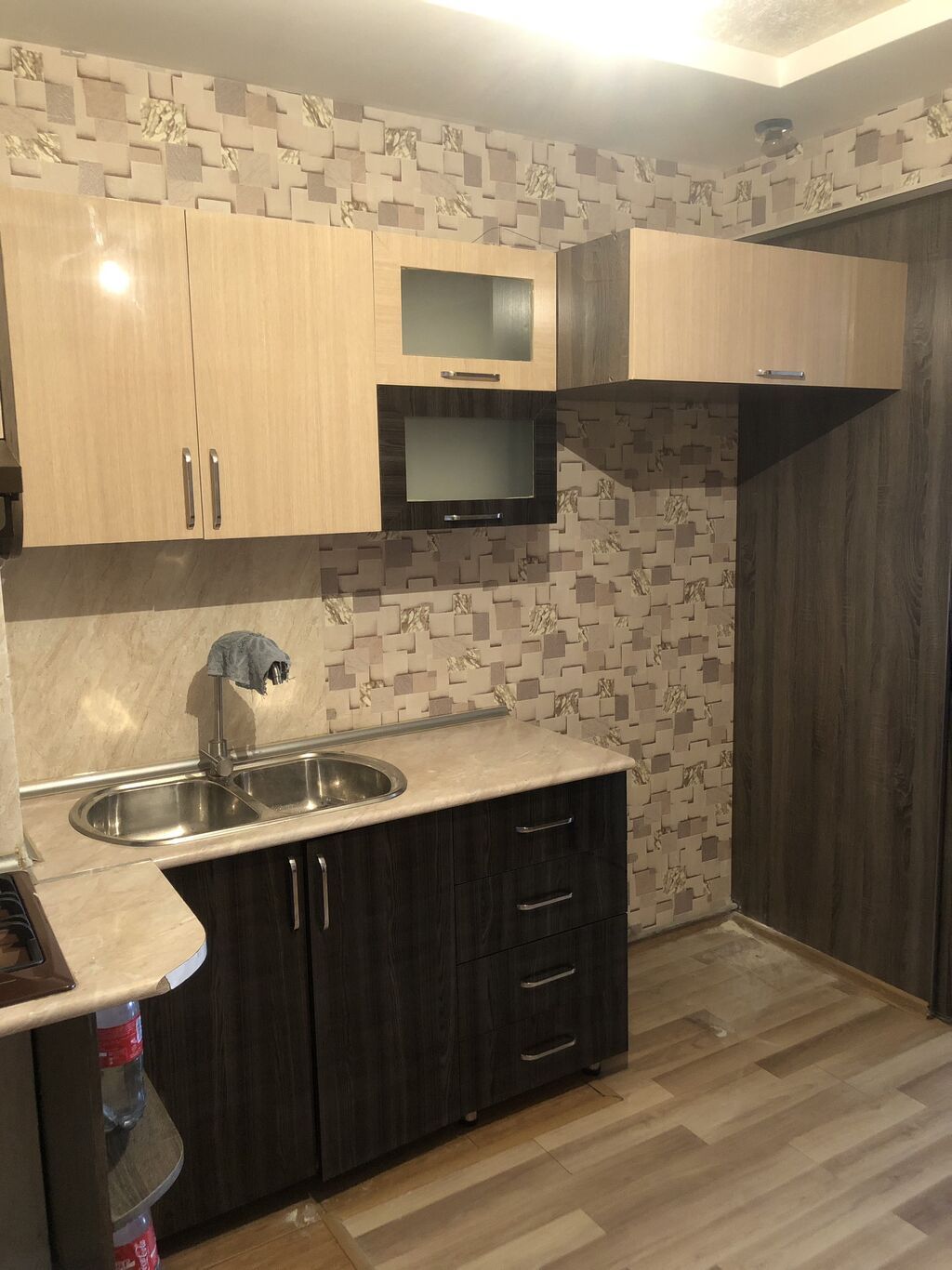 Mətbəx mebel dəsti – künc variant - Dizayn: İki rəngli (açıq ağac və — Mətbəx mobilyası, Bakı (3)