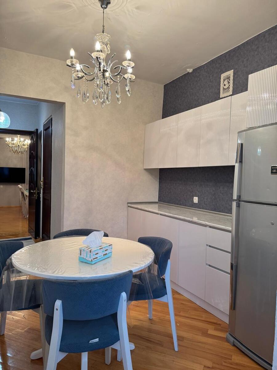 Satılır 4 otaqlı köhnə tikili 100 m² — Mənzil, Bakı (11)