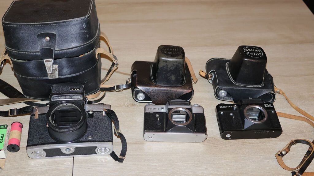 Raritet kameralar Zenit E - 20 Azn Zenit EM - 30 Azn Kiev 6C - 40 AZN — Fotoaparat, Bakı (2)