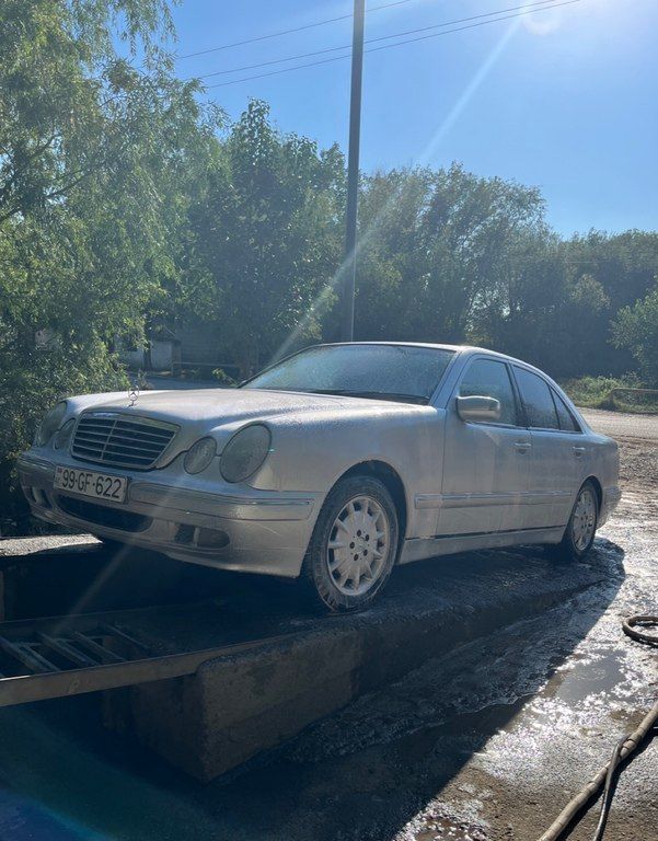 Mercedes E 240, 2.4 L, 2000 il, 322 299 km 99-GF-622 — Avtomobillər, Bərdə