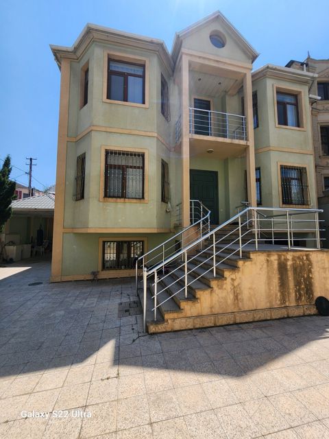 Satılır 8 otaqlı həyət evi/bağ evi 315 m² — Bakı