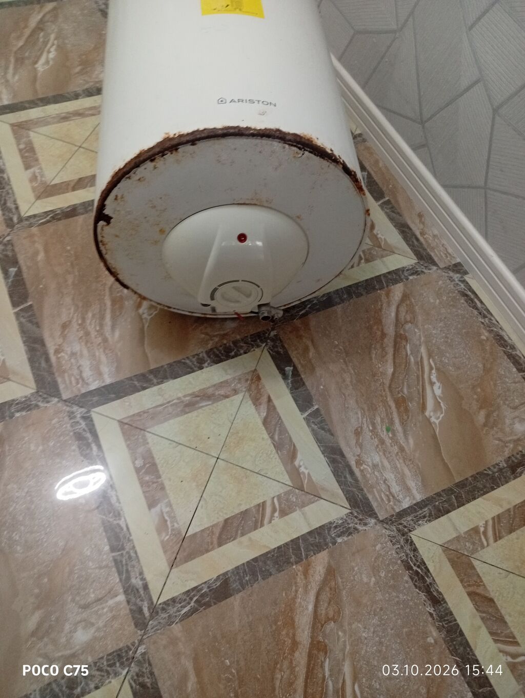 Ariston elektrik su qızdırıcısı (şaquli silindrik tip) - Brend/model — Su qızdırıcılar, Digah (3)