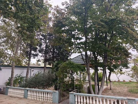 Satılır 6 otaqlı həyət evi/bağ evi 240 m² — Bakı