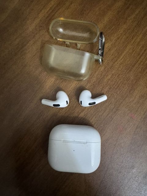 Apple AirPods 3 Ela veziyyetde zaratkada ela saxlayir teze kimi.real — Bakı