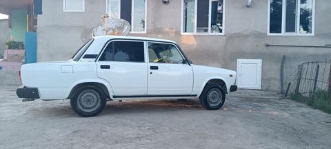 VAZ (Lada) 2107: 1.5 l 2002 il Sedan — Bakı