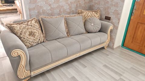 Divan satilir 270azn.Yeni kimidi.Olcu bilinmir.Acilir bazalidi.Unvan — Bakı