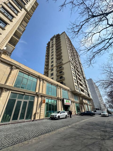 Satılır 4 otaqlı yeni tikili 178 m² — Bakı