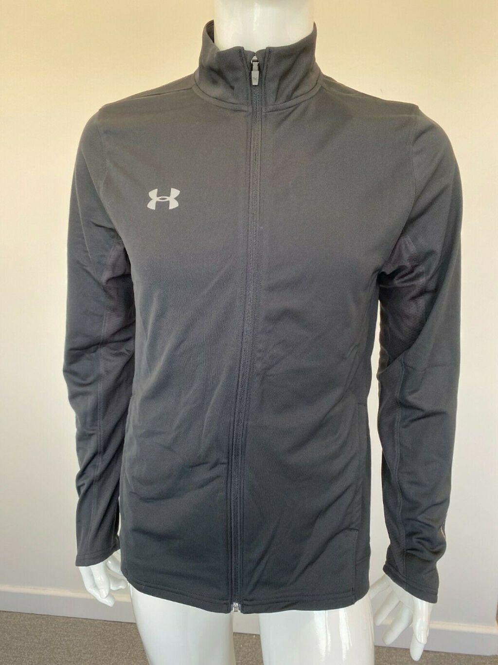 Original Under Armour razmer S (fitted) Cox nazik, yungul — Kurtkalar, Bakı
