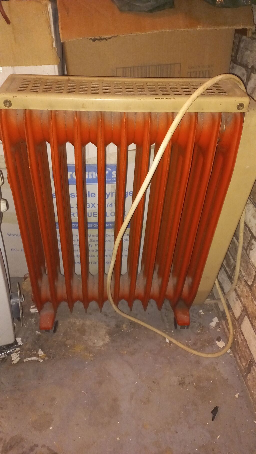 Məhsul: Elektrikli yağ radiatorları 4 ədəd,işlək vəziyyətdə hər biri — Isıtıcılar və isı ventilatorları, Bakı (6)