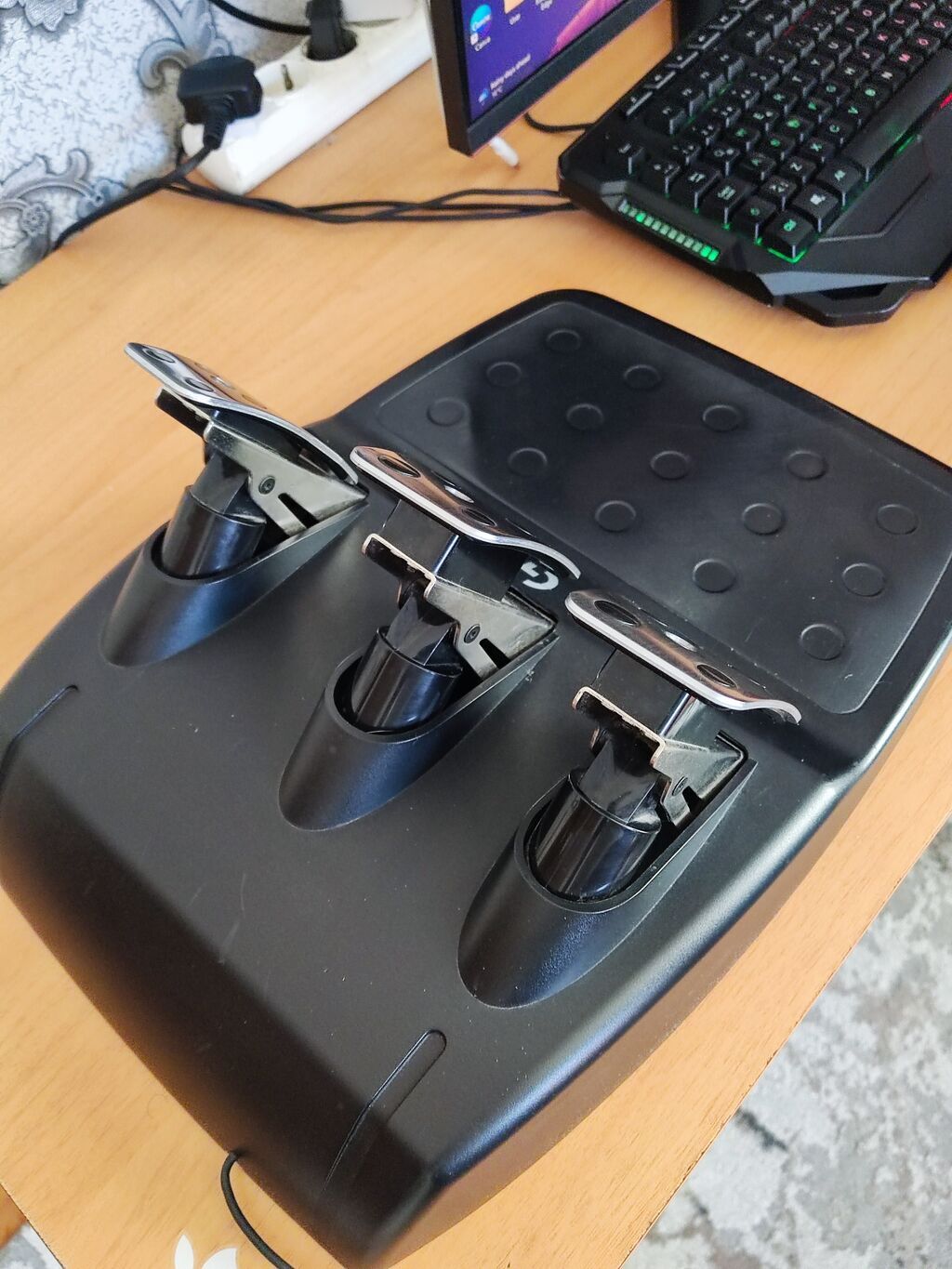 Logitech G923 sükan və pedal dəsti satılır. Çox səliqəli istifadə — Gampadlər, smartfon üçün triggerləri, Bakı (4)