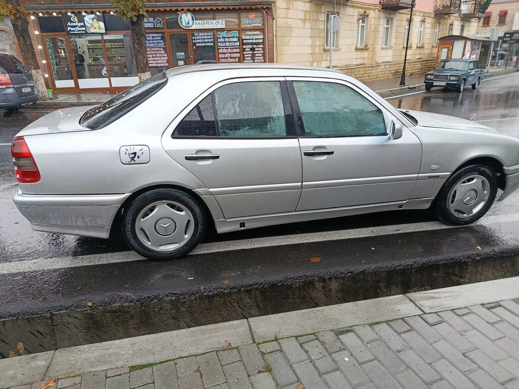 Mercedes 190, 1.8 L, 1994 il, 410 379 km 01-CD-715 — Avtomobillər, Şəki (4)