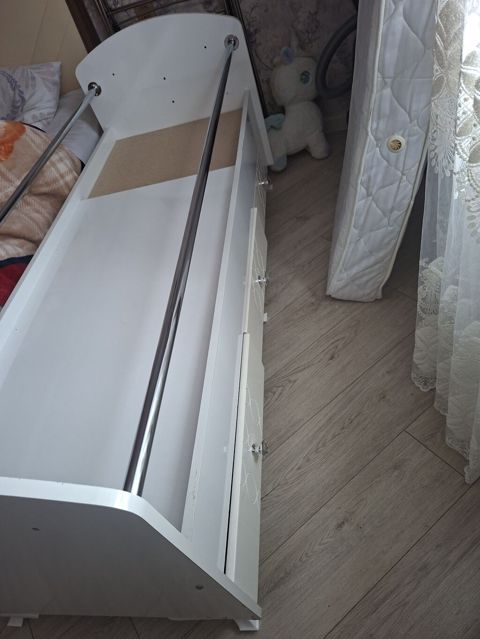 Oğlan və qız üçün, İşlənmiş, Dördbucaq, Beşik, Dəstsiz, Matras ilə, Yellənmə mexanizmsiz — Bakı