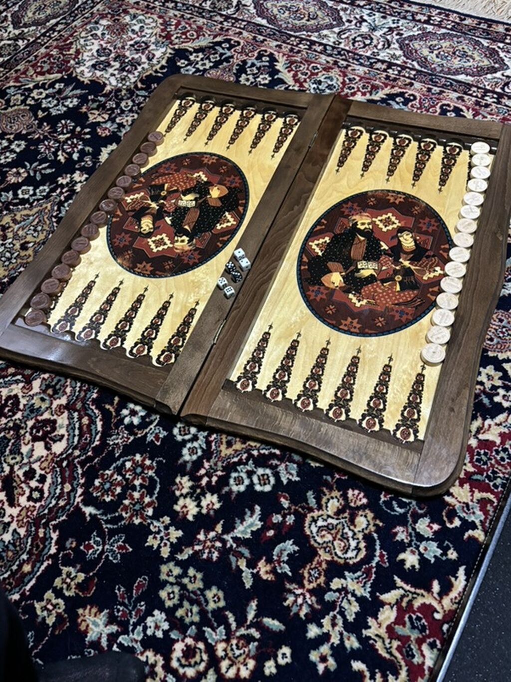 Qoz ağacından hazırlanmış nərd satılır. Təbii qoz ağacı, möhkəm — Şax, şəkəh, nard, Bakı (3)