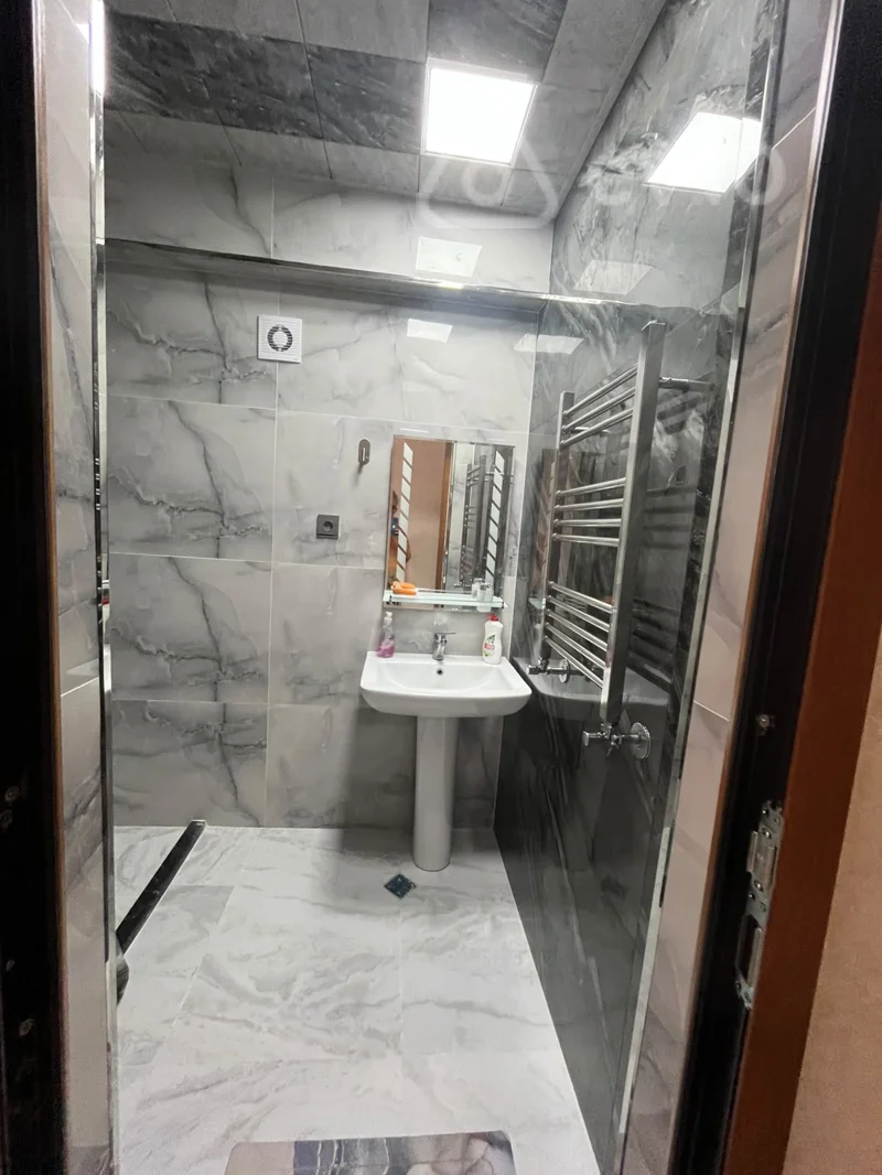 3 otaqlı mənzil, 105 m², Aşıq Molla Cümə küçəsi — kirayə — Mənzil, Bakı (12)