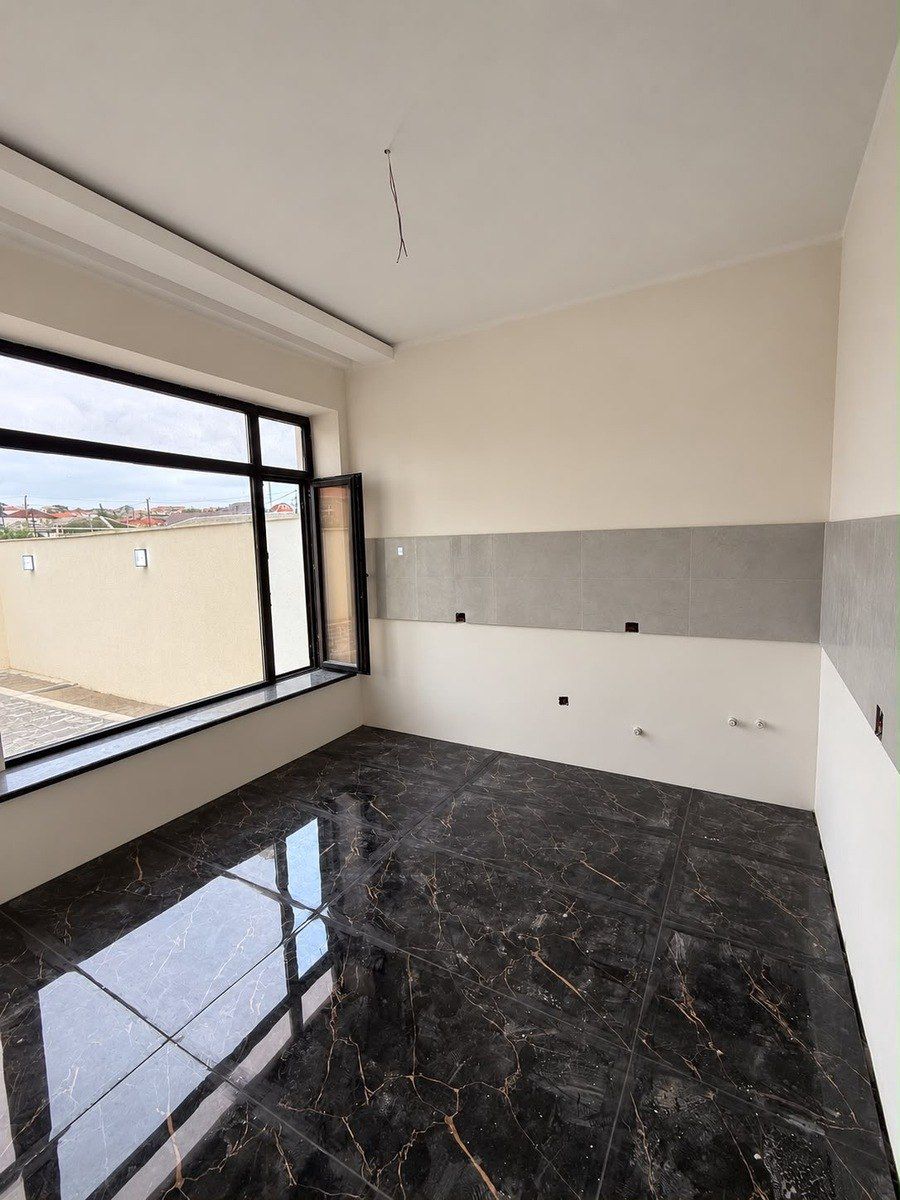 Satılır 4 otaqlı həyət evi/bağ evi 200 m² — Ev, villa, Bakı (7)