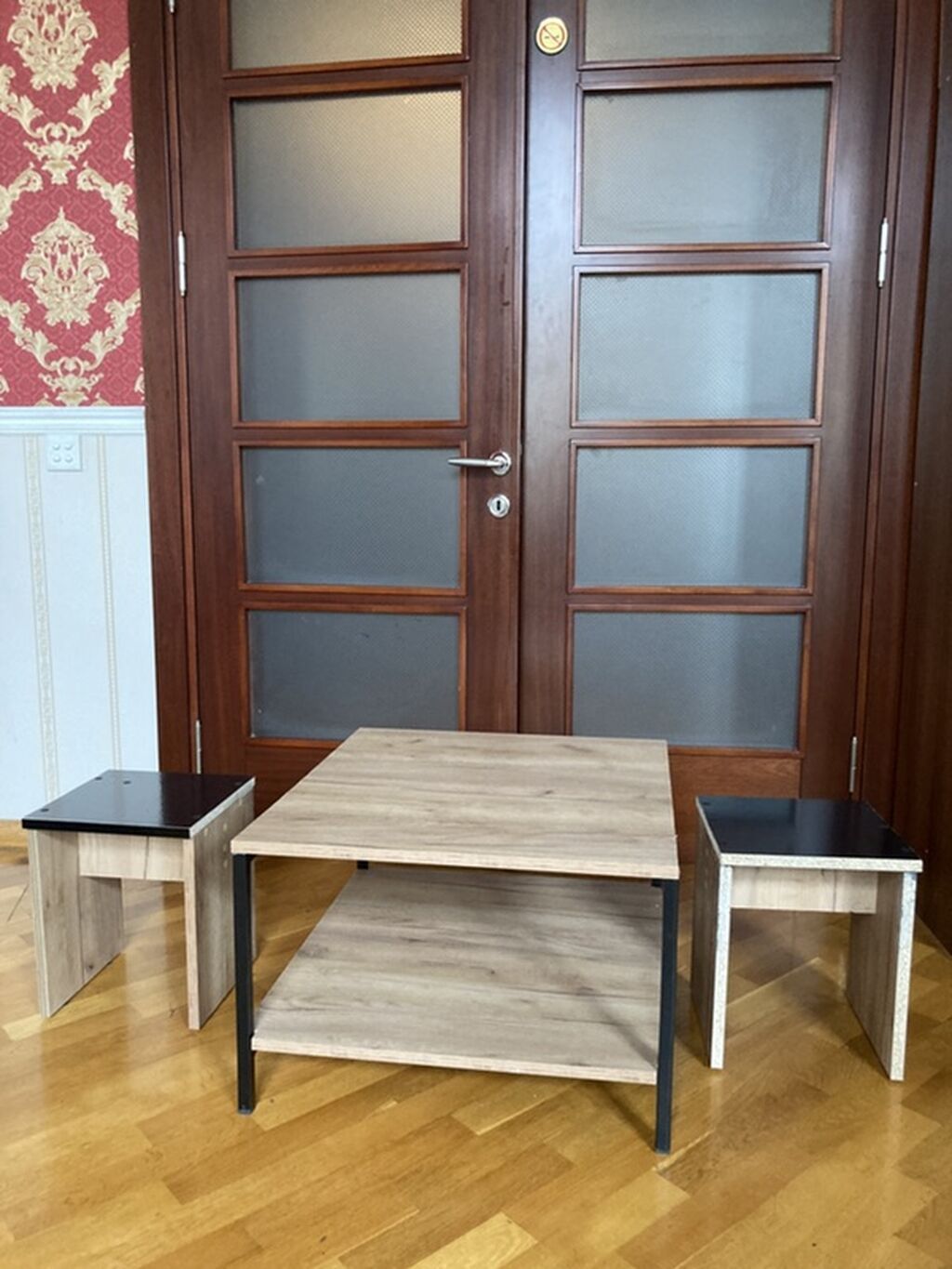 Kvadrat kofe masası və 2 ədəd tabure dəsti - Dizayn: Minimalist və — Masalar və stullar, Bakı (7)