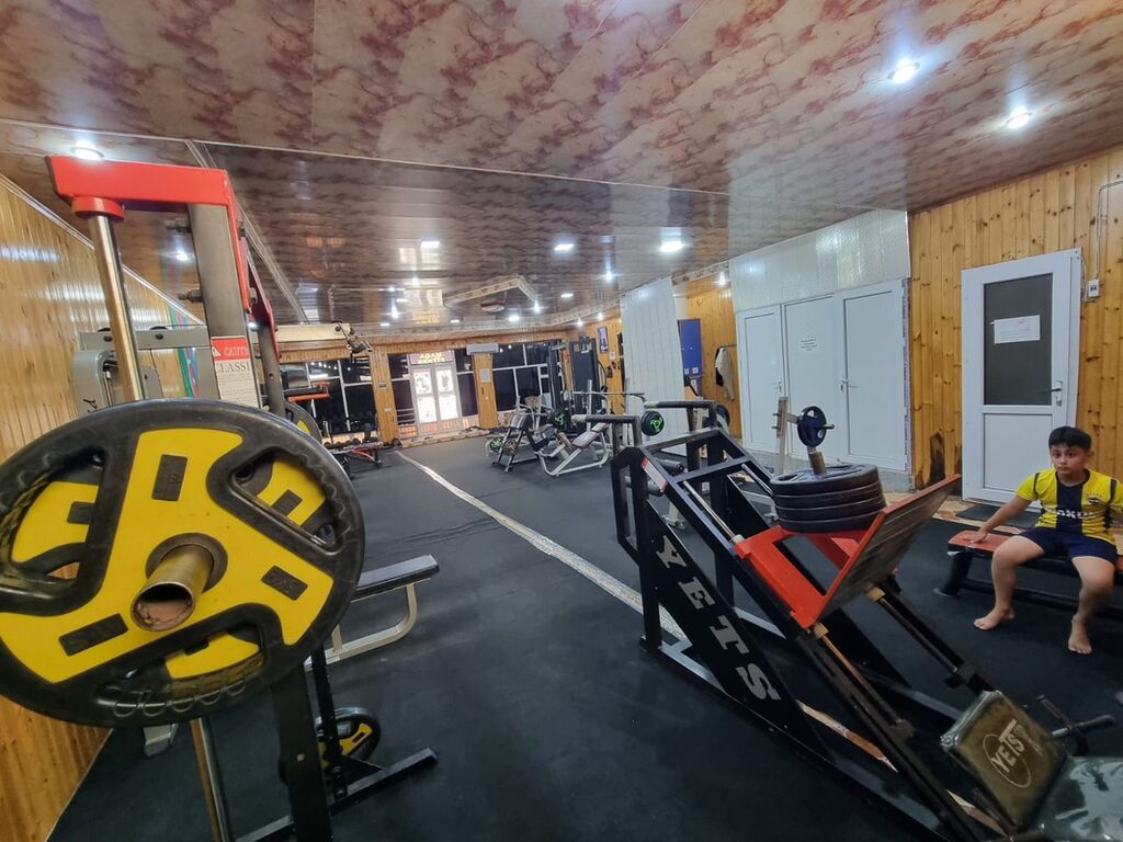 Fitnes zalı – tam avadanlıqlı məşq məkanı - Güc və kardio üçün geniş — Hazır biznes, Liman (4)