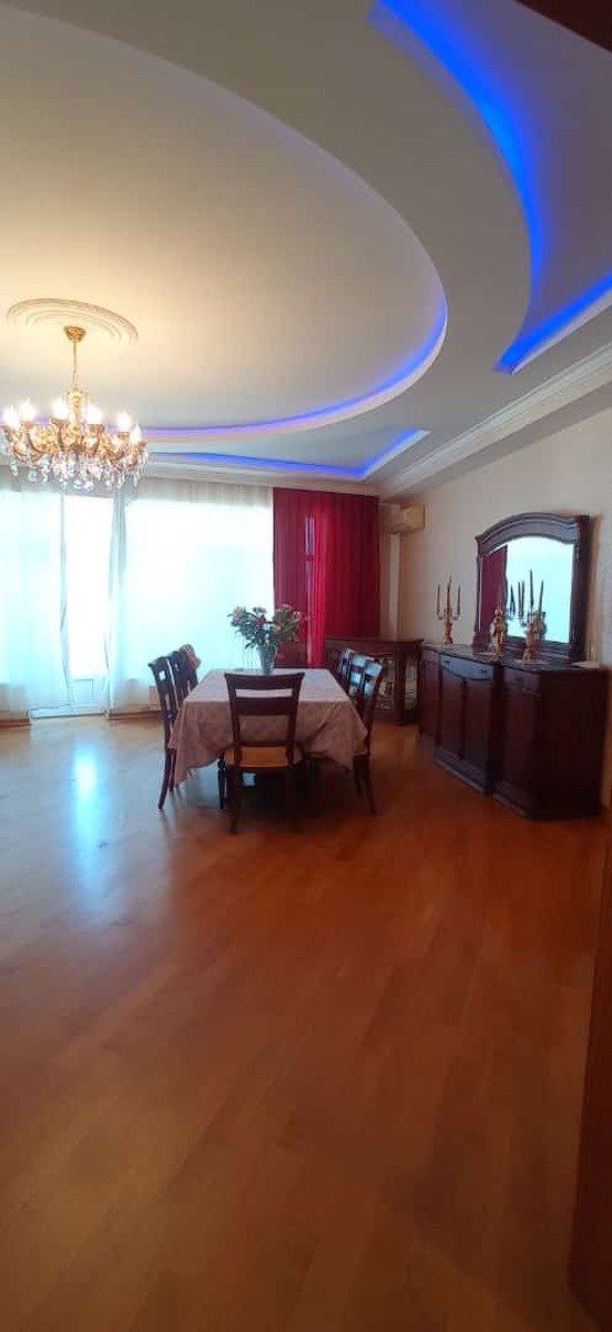 Satılır 4 otaqlı yeni tikili 200 m² — Mənzil, Bakı (11)