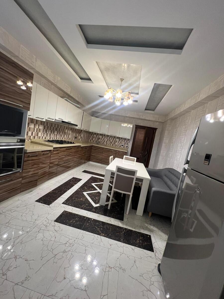 Satılır 4 otaqlı yeni tikili 240 m² — Mənzil, Bakı (10)
