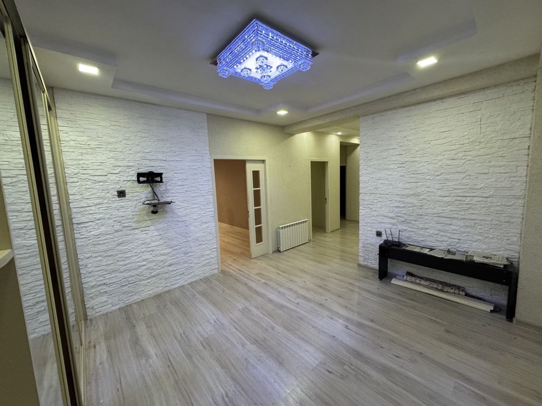 İcarəyə verilir 4 otaqlı yeni tikili 140 m² — Mənzil, Bakı (2)
