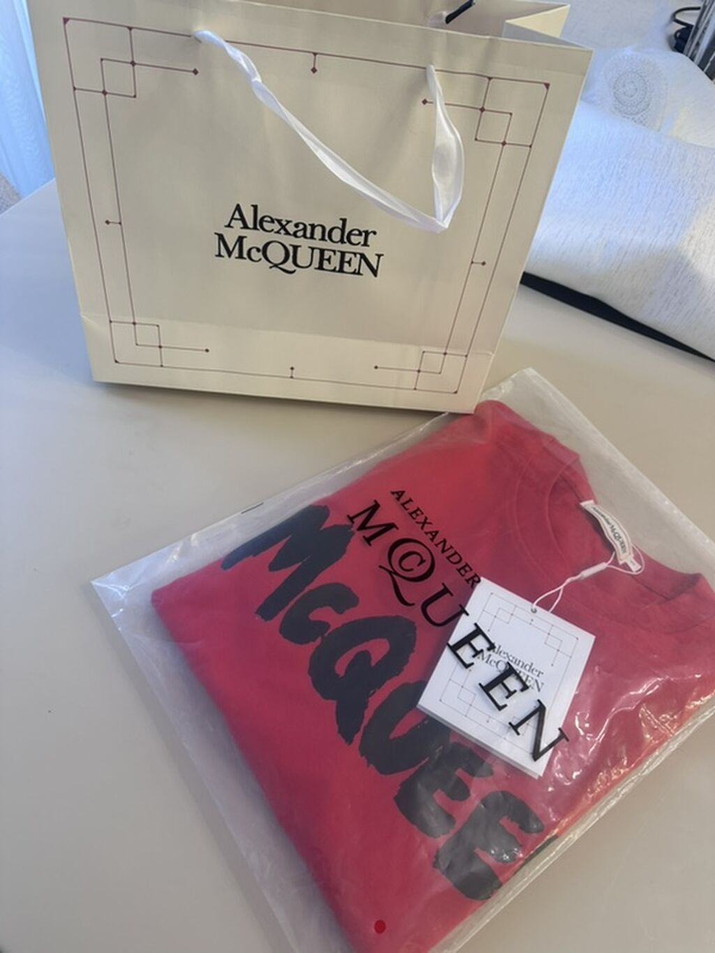 Alexander McQUEEN T‑shirt Hediye gelib yeni S razmer oversize — Futbolka və polo, Bakı (2)