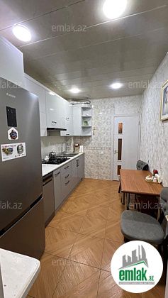 Satılır 2 otaqlı 70 m² köhnə tikili Ayna Sultanova heykəli — Mənzil (9)