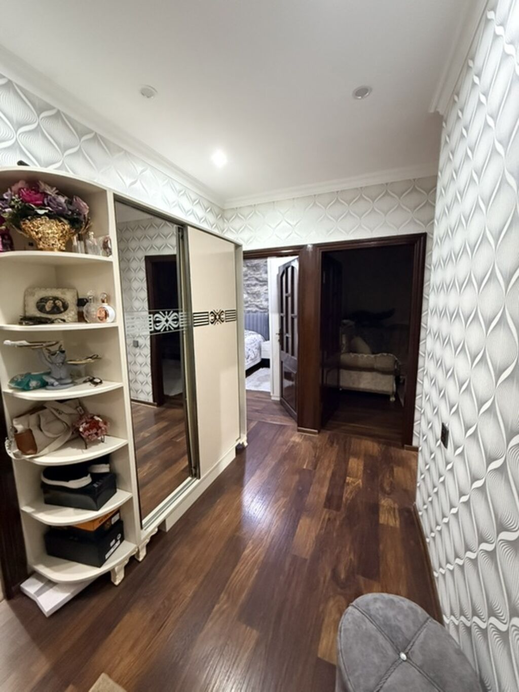 Satılır – 4 otaqlı ideal mənzil Leninqrad layihəsi 9 mərtəbəli — Qonaq otağı üçün, Bakı (8)
