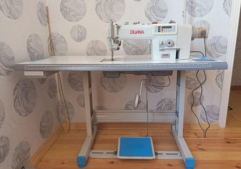 Duma sənaye tipli tikiş maşını – stol və pedal sistemi ilə tam dəst — Bakı