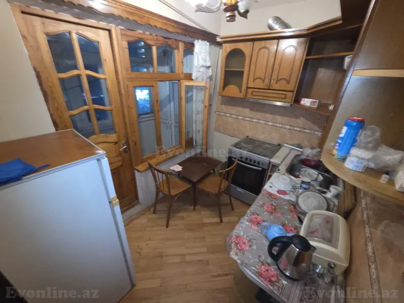 Satılır 2 otaqlı Mənzil Köhnə tikili 60 m² Bakı, Abşeron r — Bakı