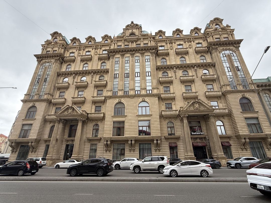 Satılır 6 otaqlı yeni tikili 320 m² — Mənzil, Bakı