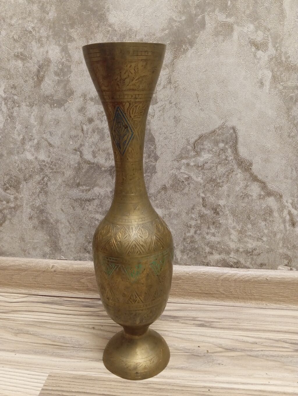Bir vaza — Vaazalar, kreslolar, süni çiçəklər, Gəncə (4)