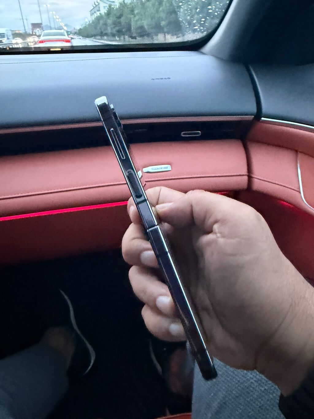 Samsung Galaxy Z Flip 5, rəng - Qara, Simsiz şarj — Samsung, Bakı (3)