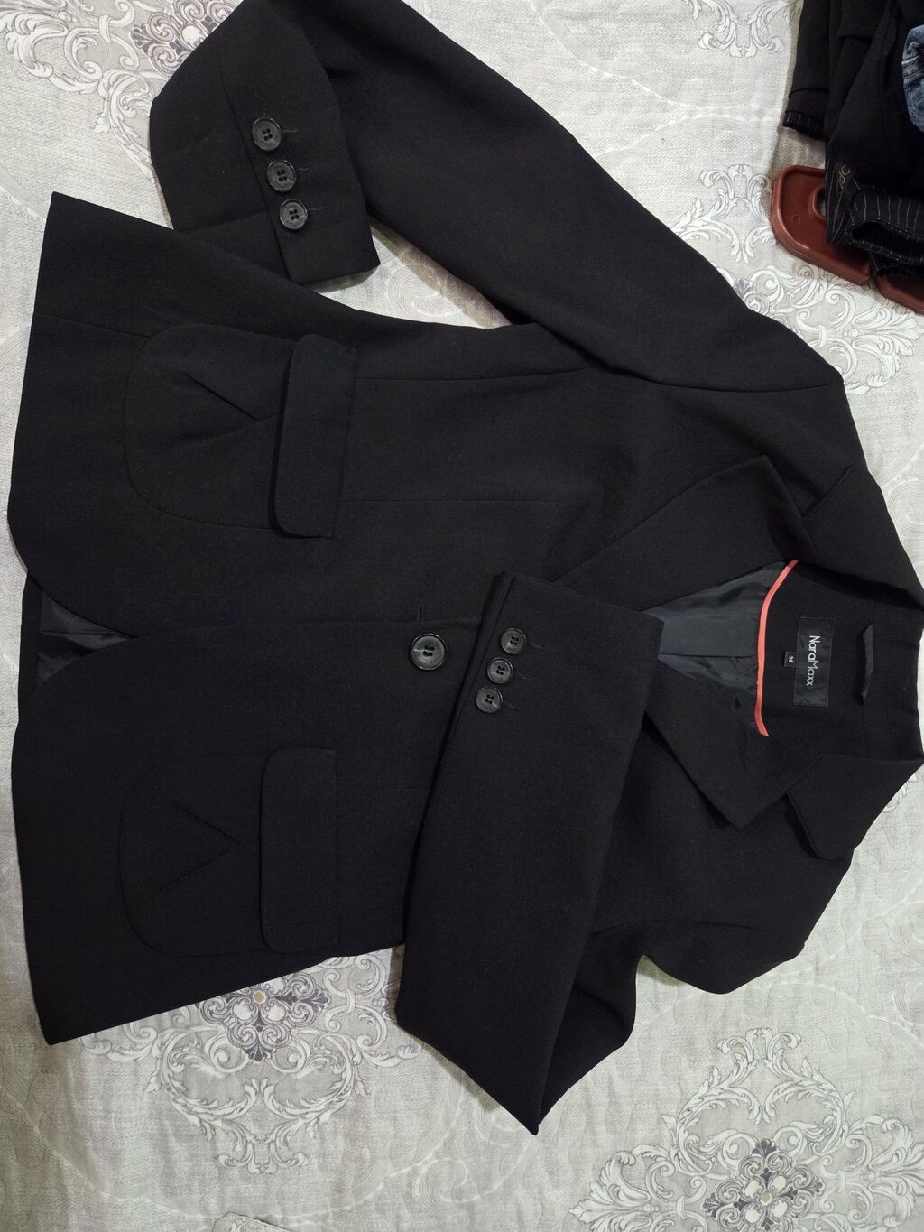 NaraMaxx qadın blazer ceket - Rəng: qara - Model: klassik, tək düyməli — Caketi, Mehdiabad