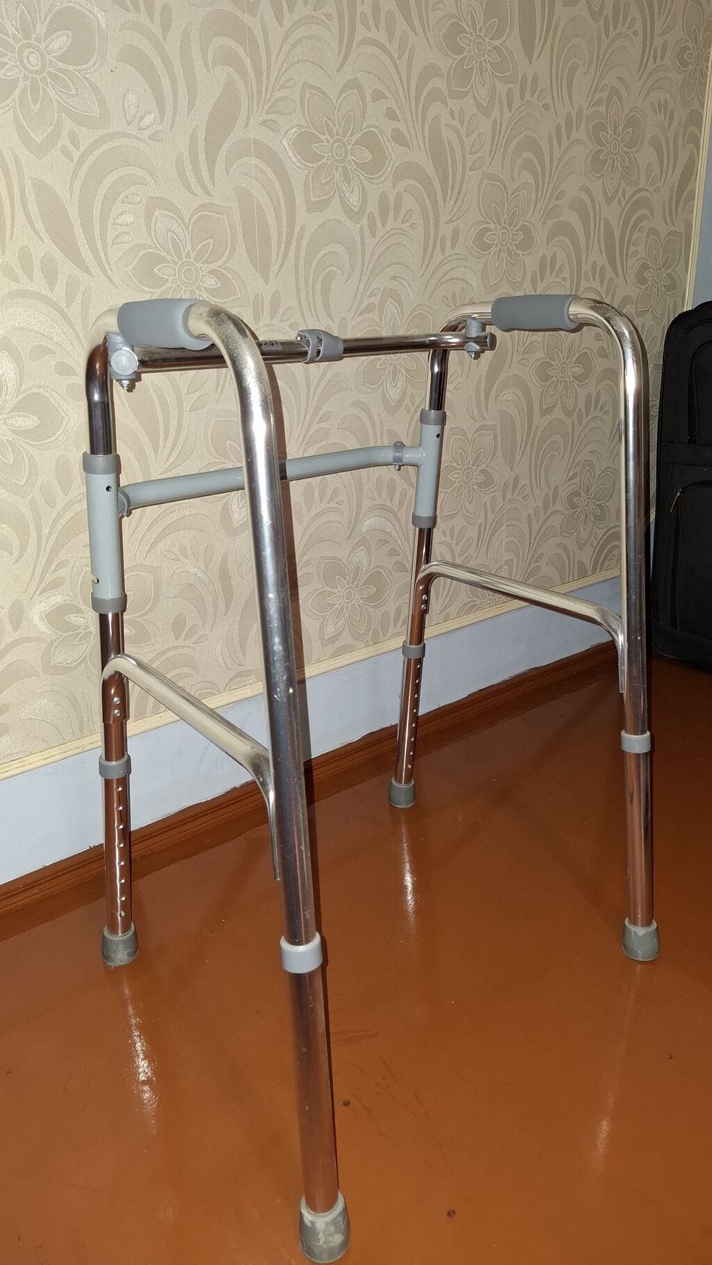 Alüminium gəzinti çərçivəsi (walker) - Yüngül və davamlı alüminium — Kürəklər və yürüyüş aparatları, Bakı (3)