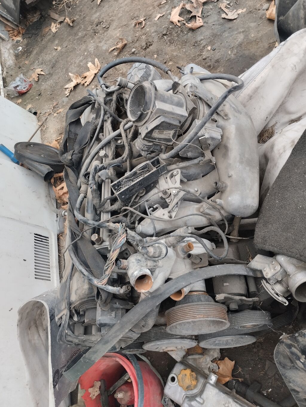 Mercedes-benz benzin mühərriki satılır. Xüsusiyyətlər: - Marka — Mühərriklər, Gəncə (3)