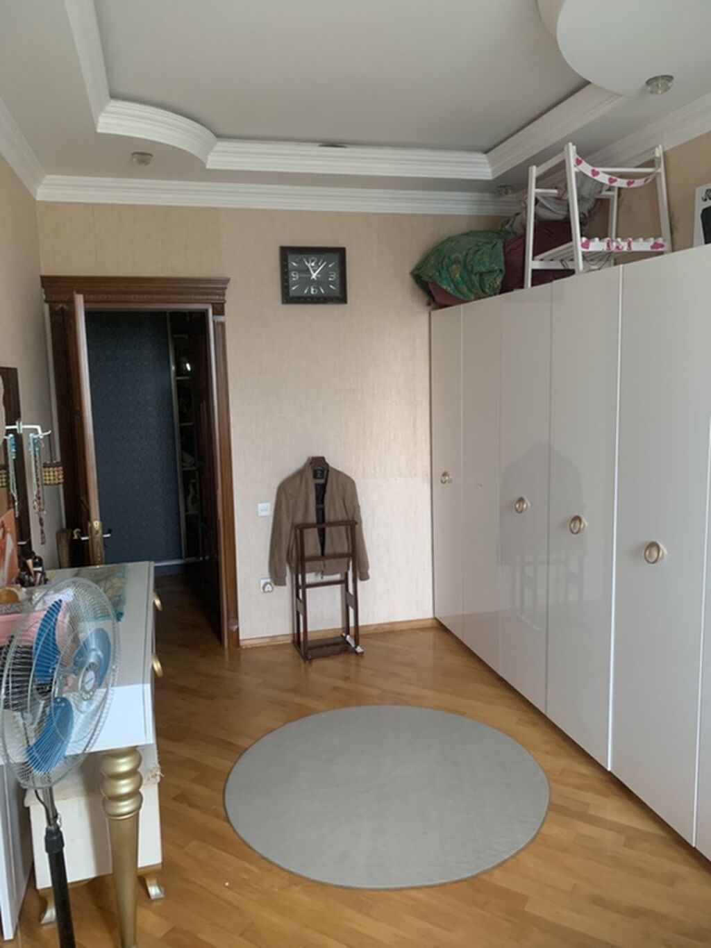 Klassik üslubda geniş qonaq otağı mebeli dəsti - 3 hissədən ibarət — Qonaq otağı üçün, Masazır (8)
