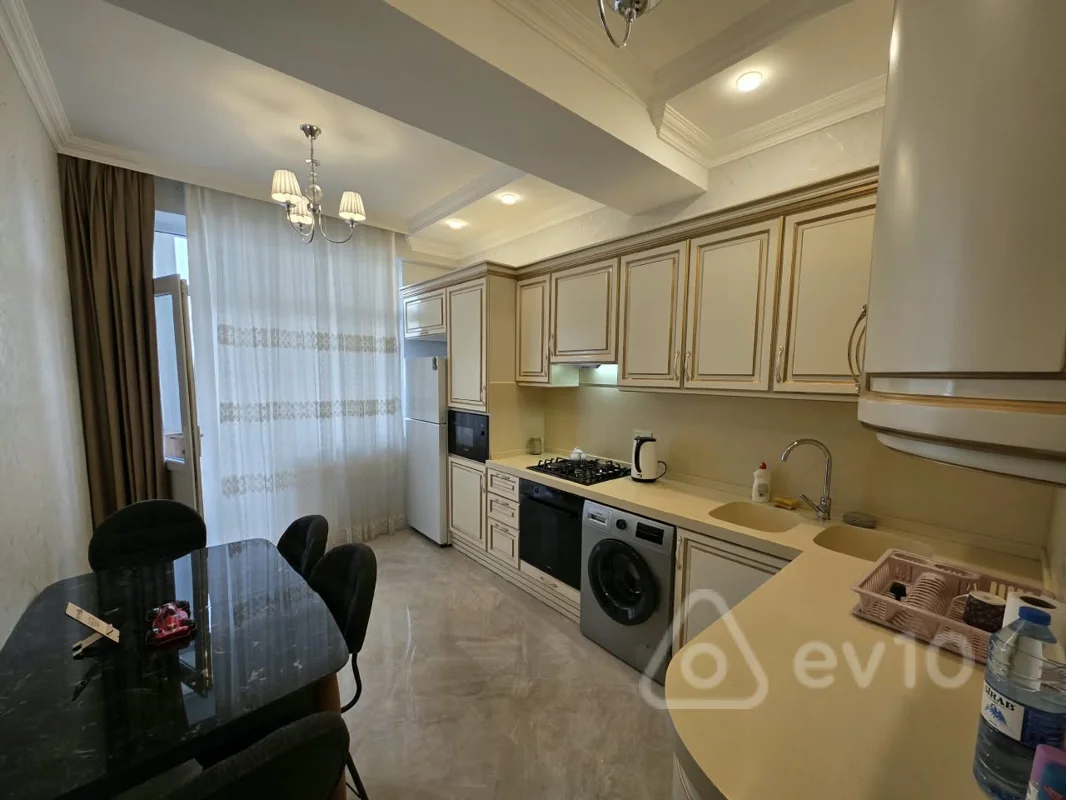 3 otaqlı mənzil, 98 m², İnşaatçılar Prospekti — kirayə — Mənzil, Bakı (7)