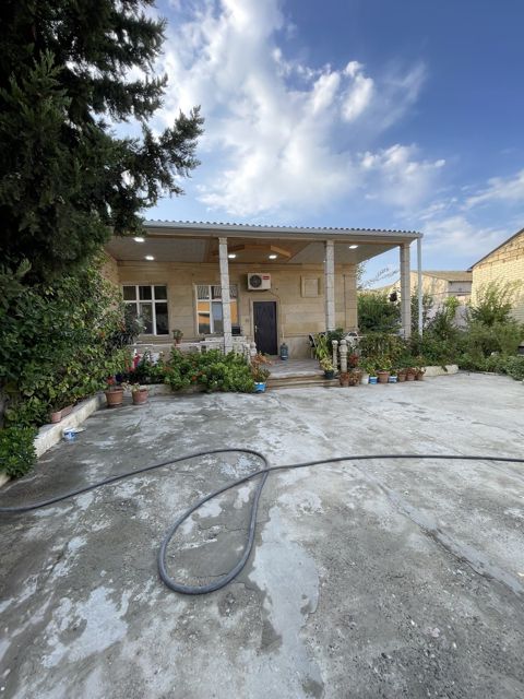 Satılır 3 otaqlı həyət evi/bağ evi 100 m² — Bakı