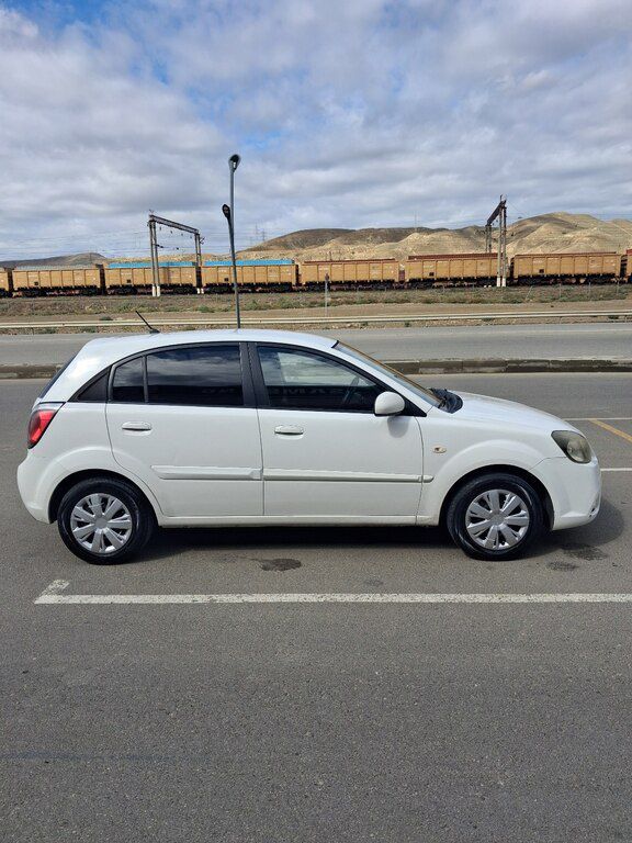 Kia Rio, 1.5 L, 2010 il, 420 450 km — Avtomobillər, Bakı (8)