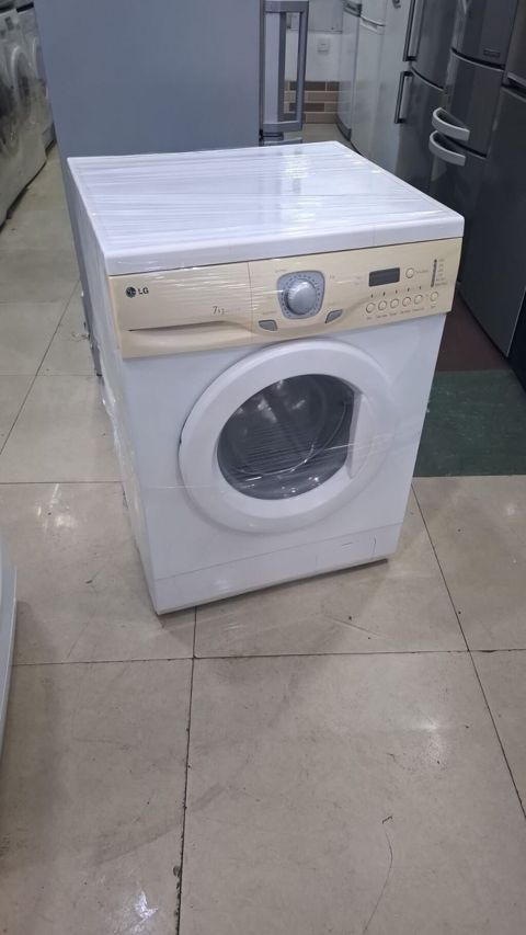 LG paltaryuyan, ağ rəng, 7 kq tutum. Xüsusiyyətlər: - Ön yükləməli — Bakı