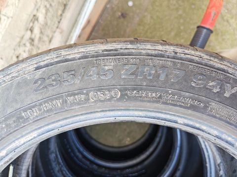 Kumho avtomobil şinləri dəsti - Ölçü: 235/45 ZR17 - Yük/sürət — Gəncə
