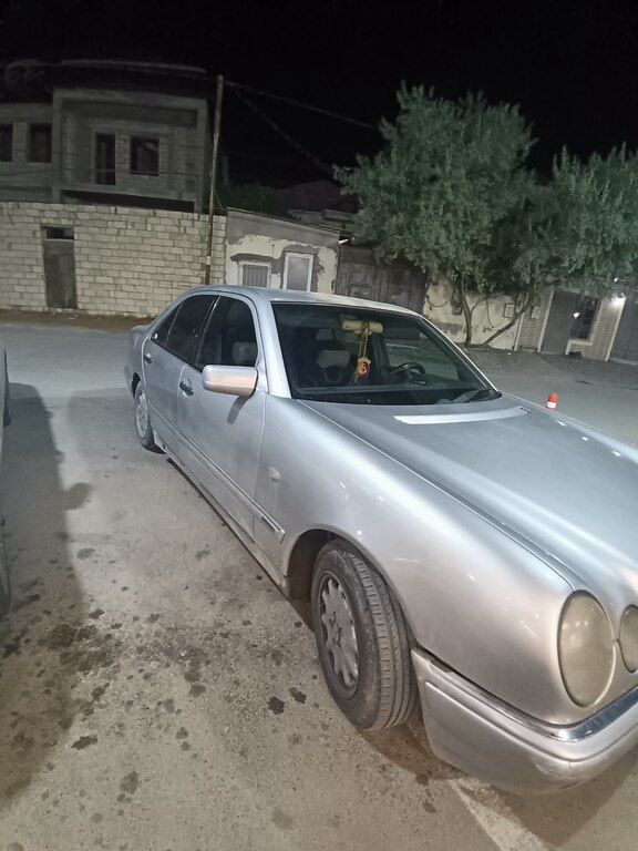Mercedes E 200, 2.0 L, 1996 il, 481 000 km 90-GN-152 — Avtomobillər, Sumqayıt (4)