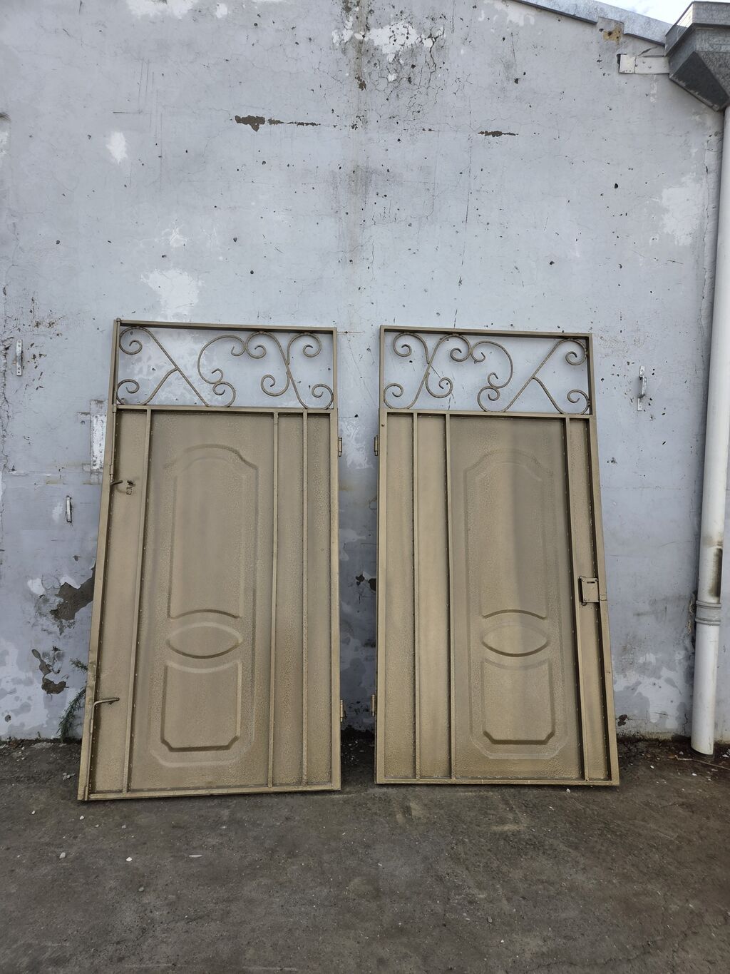 Metall qapı dəsti – dekorativ şəbəkəli üst hissə ilə - Material: tam — Pəncərələr, qapılar, balkonlar, Bakı (6)