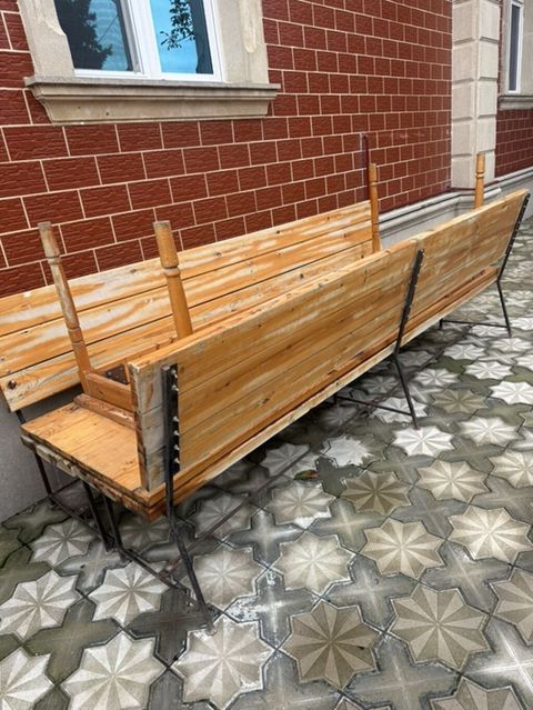 Açıq hava üçün taxta masa‑skamya dəsti - Material: qalın taxta — Bakı