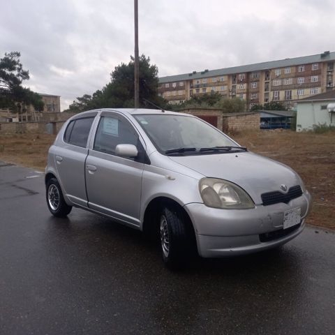 Toyota Vitz: 1 l 2000 il Hetçbek — Neftçala