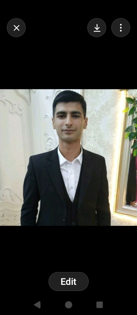 Salam mühafizə işi axtarıram 23 yaşım var esger gedib gəlmişəm boyum — Boshqa