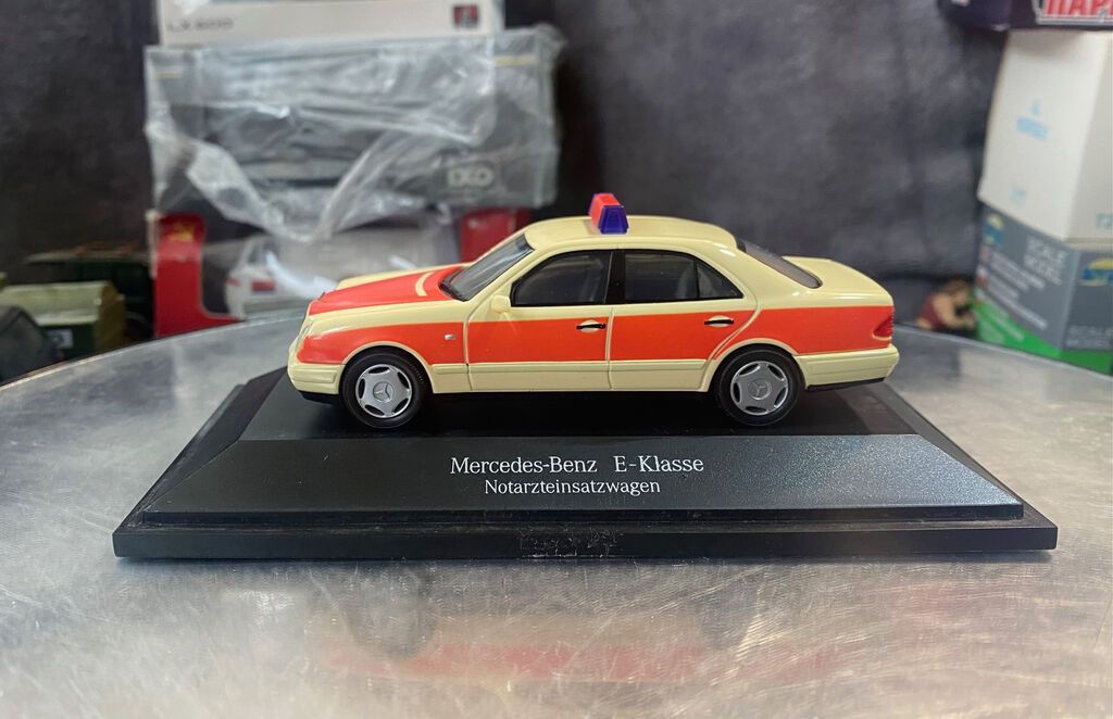 Mercedes, 1995 il, 1:43, Dəmir, Ödənişli çatdırılma — Modellar, Bakı (2)